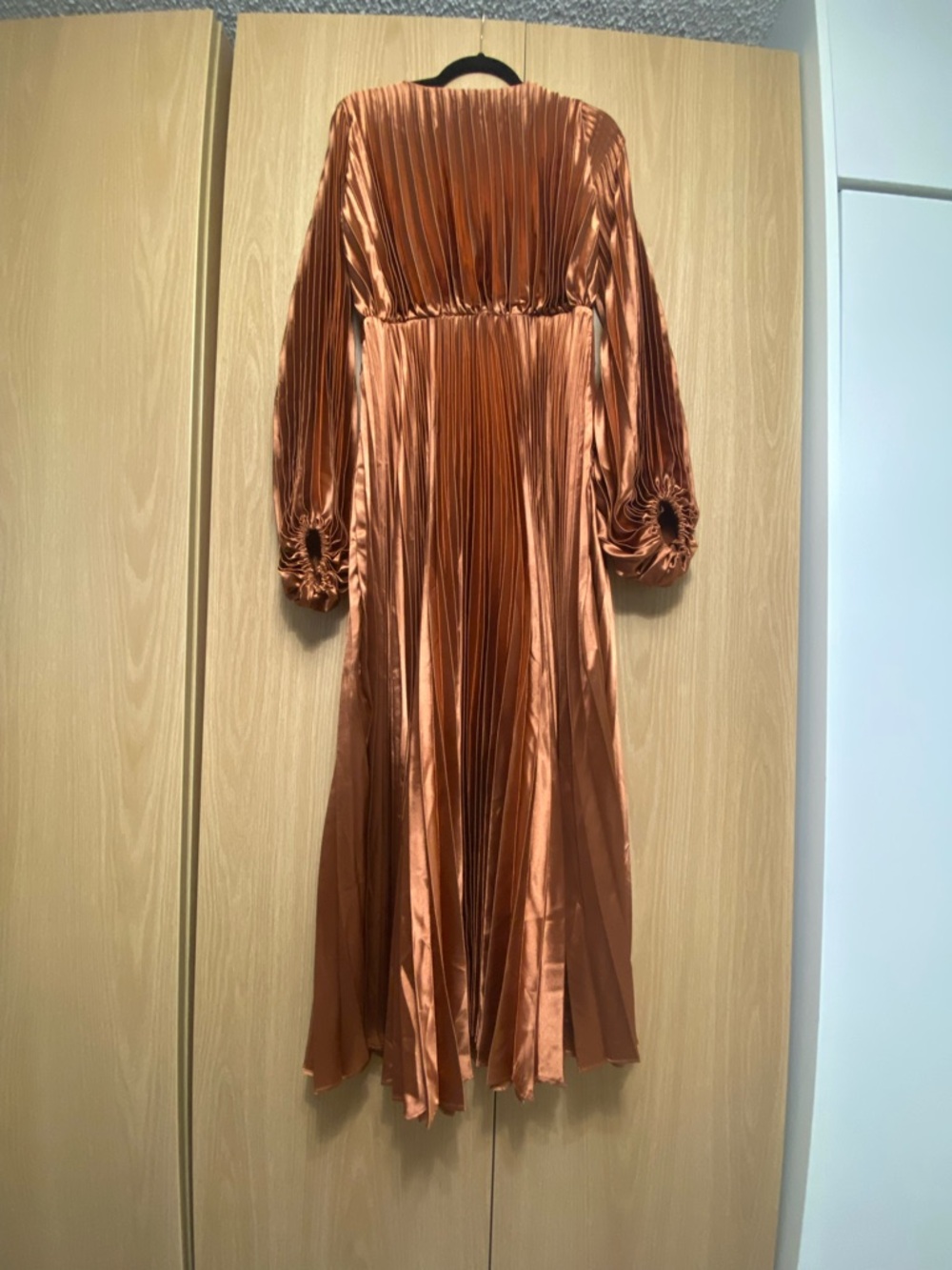Boohoo Copper Satin Pleated Long Sleeve Midi Dress - Picture 2 of 3